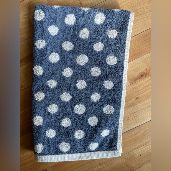Reversible Polka Dot Hand Towel - Picture 10 of 10